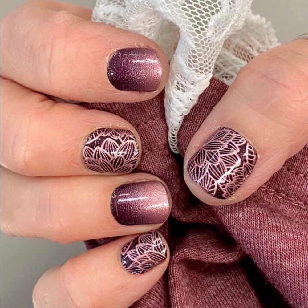 *Retired* Color Street: Rule of Plum | Purple Rose Gold Floral Fall Spring Ombre - Picture 9 of 12
